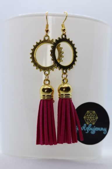 donker roze kwastje met radaronderdeel erboven