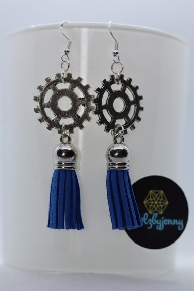 donkerblauw kwastje met een radaronderdeel erboven